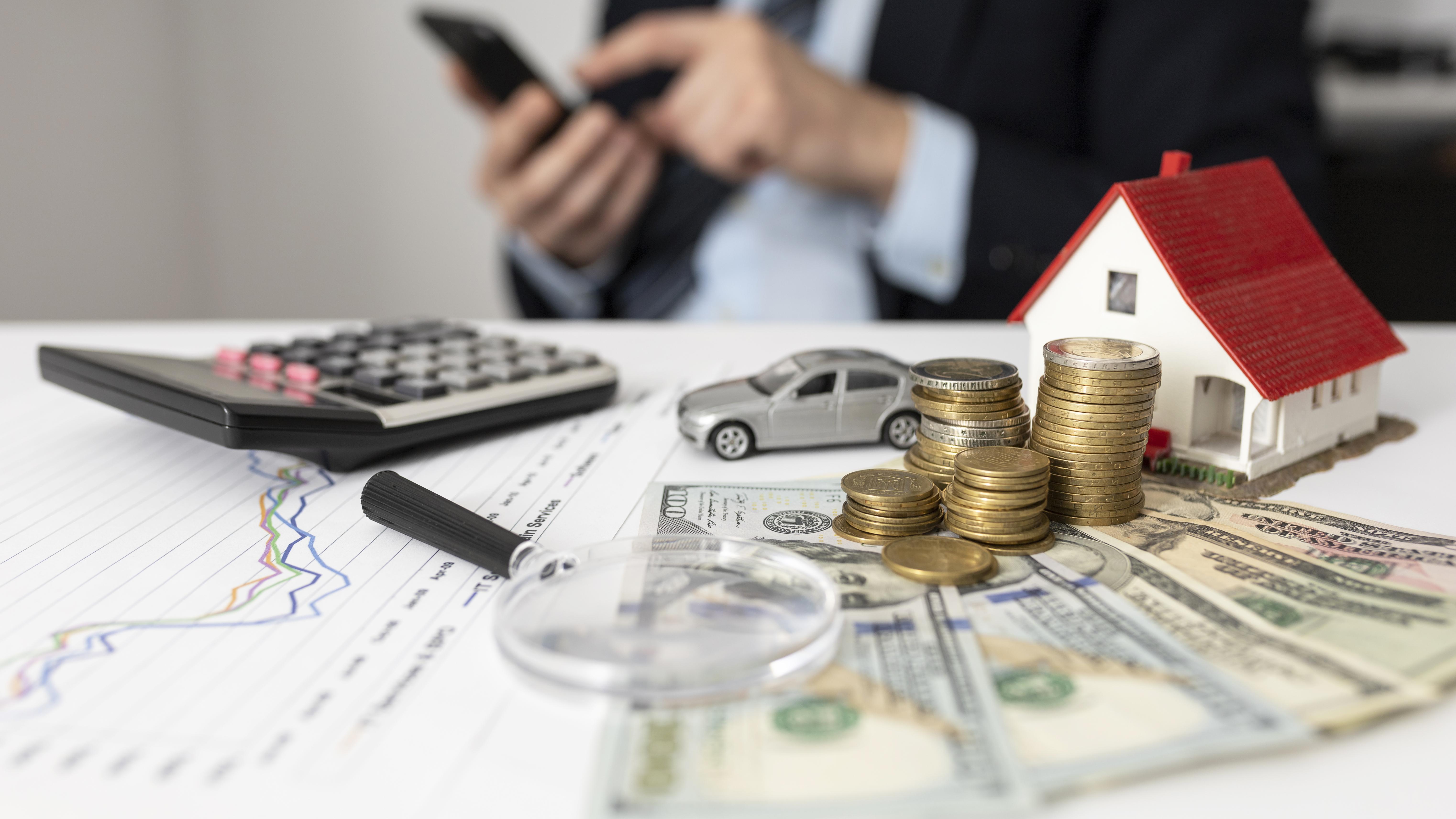 Signing a short-term loan agreement
